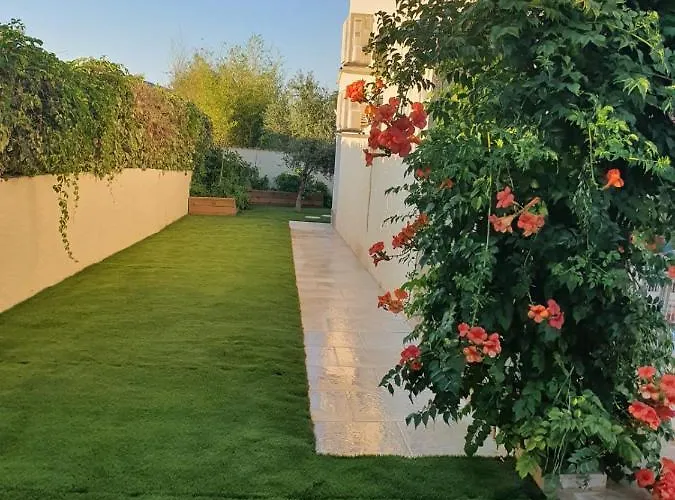 Dependance Et Avec Piscine Et Jardin Prives Sans Vis-a-vis * Montarnaud